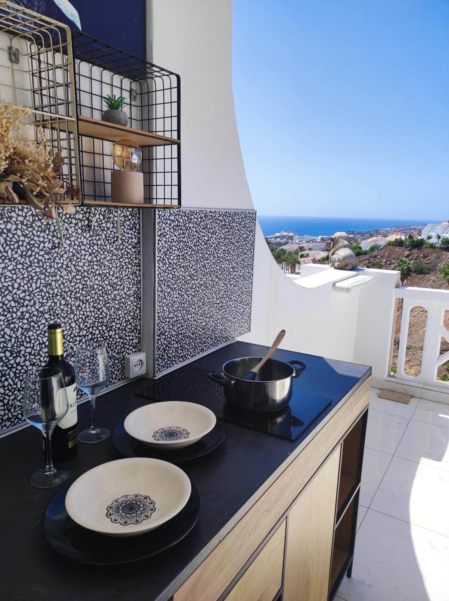 Appartement Sunshine Escape With Ocean View à Costa Adeje  Extérieur photo